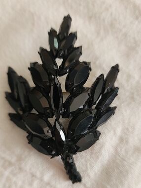 Vintage Jett Bead Black Brooch